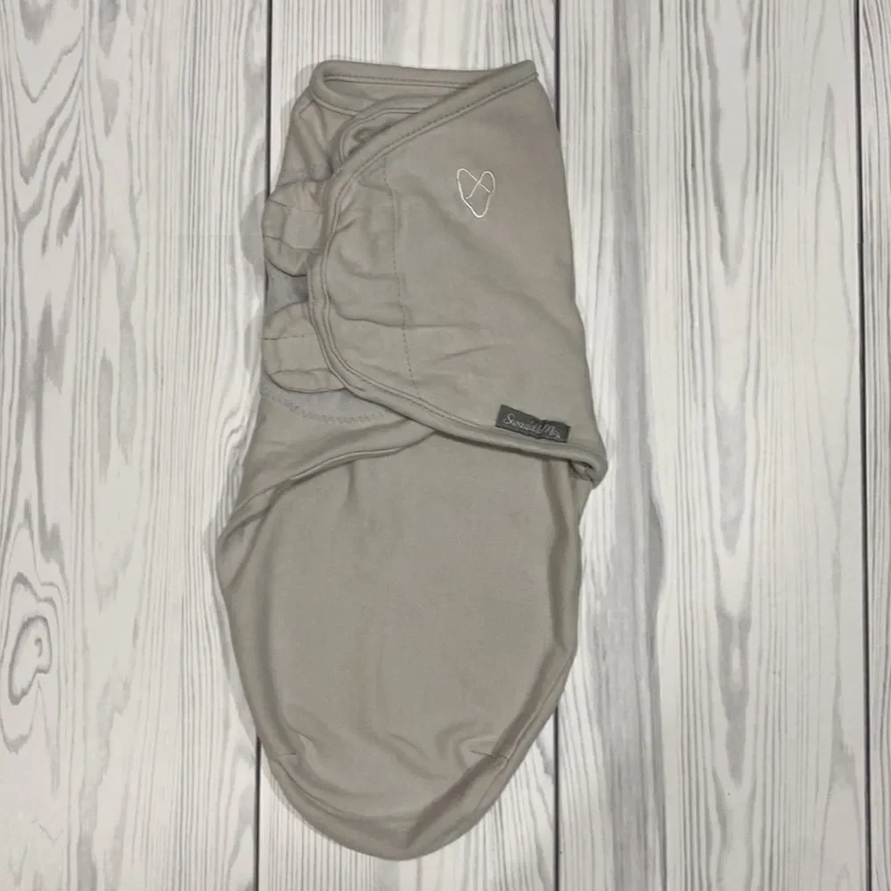 Infant Sleep Bundle NWOT Gown with Hat and Swaddle Me Swaddle